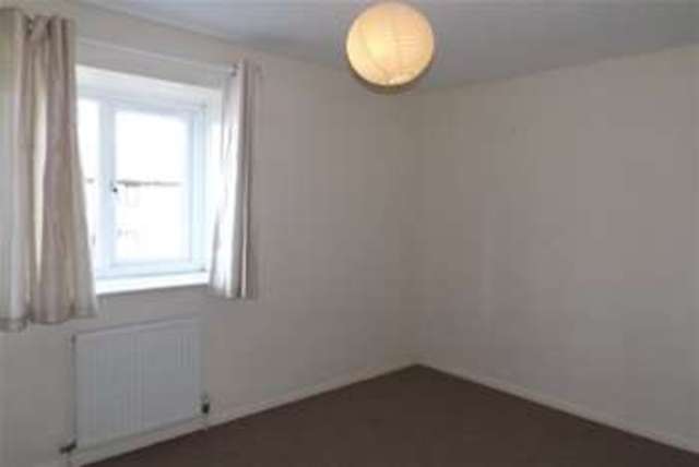  Image of 2 bedroom Terraced house to rent in Oakgrove Way Bridgwater TA6 at Bridgwater, TA6 4UQ