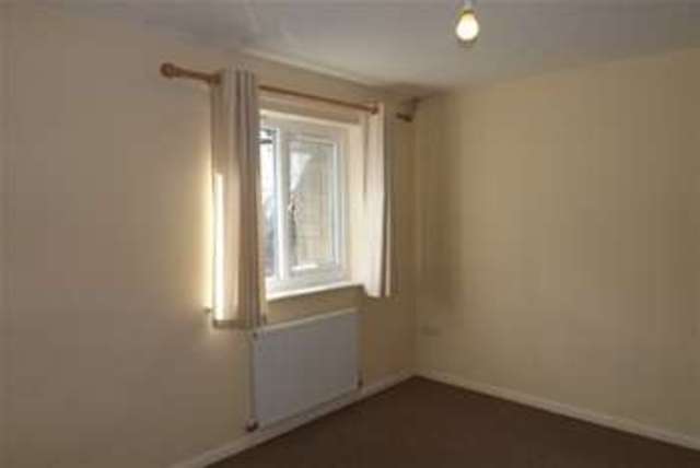  Image of 2 bedroom Terraced house to rent in Oakgrove Way Bridgwater TA6 at Bridgwater, TA6 4UQ