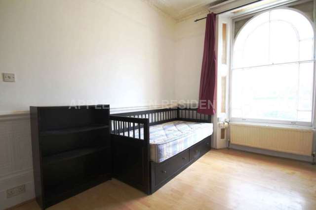  Image of Studio flat to rent in Oakley Square London NW1 at Oakley Square Mornington Crescent London, NW1 1NH