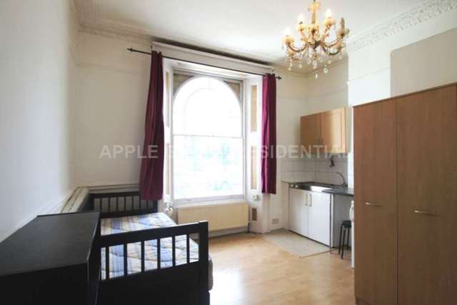  Image of Studio flat to rent in Oakley Square London NW1 at Mornington Crescent NW1 London, NW1 1NH