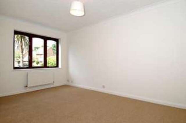  Image of 3 bedroom Detached house to rent in Oasthouse Drive Fleet GU51 at Fleet, GU51 2UL