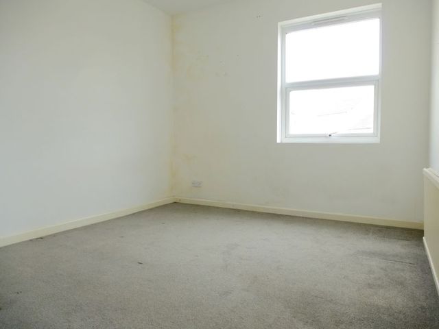  Image of 2 bedroom Flat for sale in Old Shoreham Road Brighton BN1 at Old Shoreham Road  Brighton, BN1 5DD