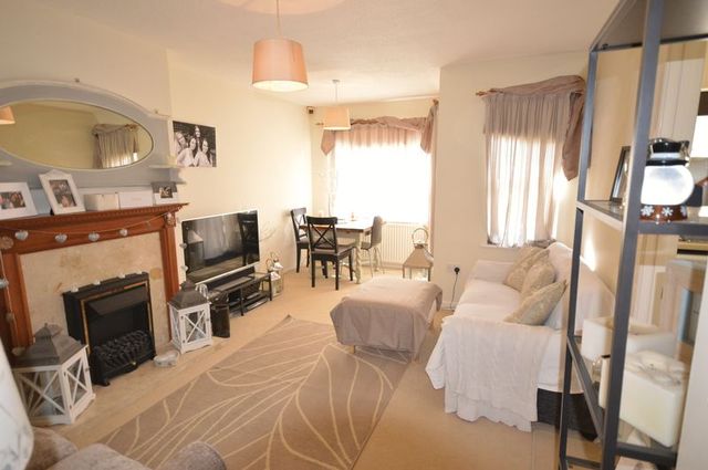  Image of 2 bedroom Detached house to rent in Orchard Close Beaconsfield HP9 at Orchard Close  Beaconsfield, HP9 1TN