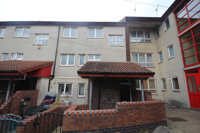 Image of 3 bedroom End of Terrace to rent in Oxton Way Leeds LS9 at Oxton Way  Leeds, W.Yorkshire, LS9 7RX