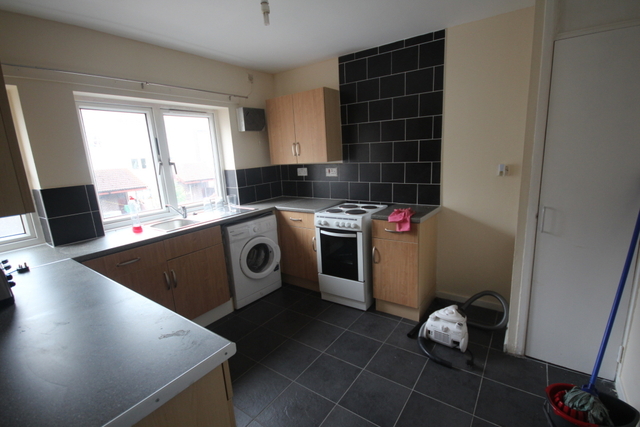  Image of 3 bedroom End of Terrace to rent in Oxton Way Leeds LS9 at Oxton Way  Leeds, W.Yorkshire, LS9 7RX