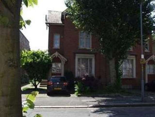  Image of 1 bedroom Flat to rent in Park Avenue Ilford IG1 at Park Avenue  Ilford, IG1 4RS