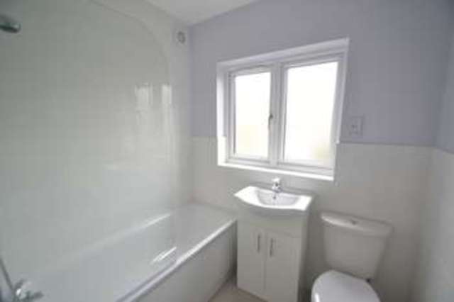  Image of 3 bedroom Detached house to rent in Park Lane Hornchurch RM11 at Park Lane  Hornchurch, RM11 1BH