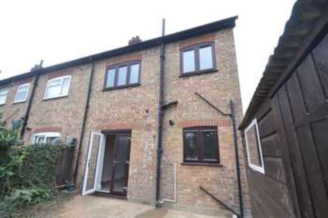  Image of 3 bedroom Detached house to rent in Park Lane Hornchurch RM11 at Park Lane  Hornchurch, RM11 1BH
