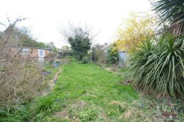  Image of 3 bedroom Detached house to rent in Park Lane Hornchurch RM11 at Park Lane  Hornchurch, RM11 1BH