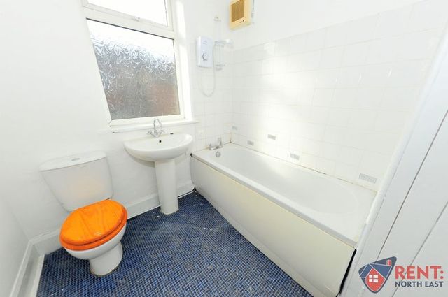  Image of 2 bedroom Flat to rent in Parmontley Street Newcastle upon Tyne NE15 at Parmontley Street Benwell Rudchester, NE15 6AT