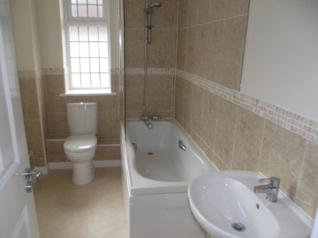  Image of 1 bedroom Flat to rent in Peartree Avenue Southampton SO19 at 82-84 Peartree Avenue Bitterne Not specified, SO19 7JP
