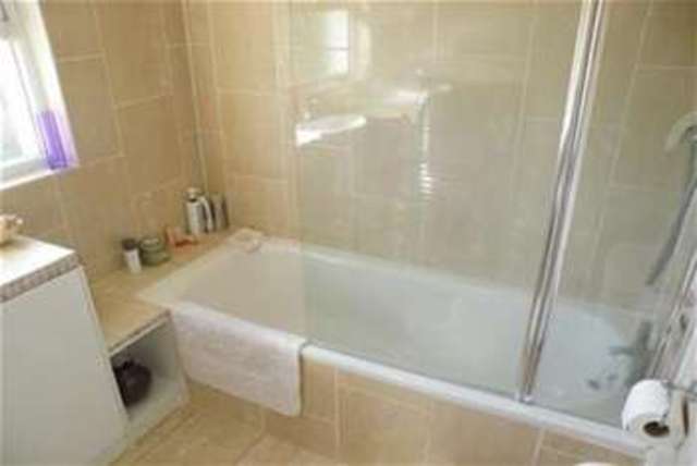 Image of 1 bedroom Flat to rent in Penhill Road Lancing BN15 at Lancing, BN15 8HG