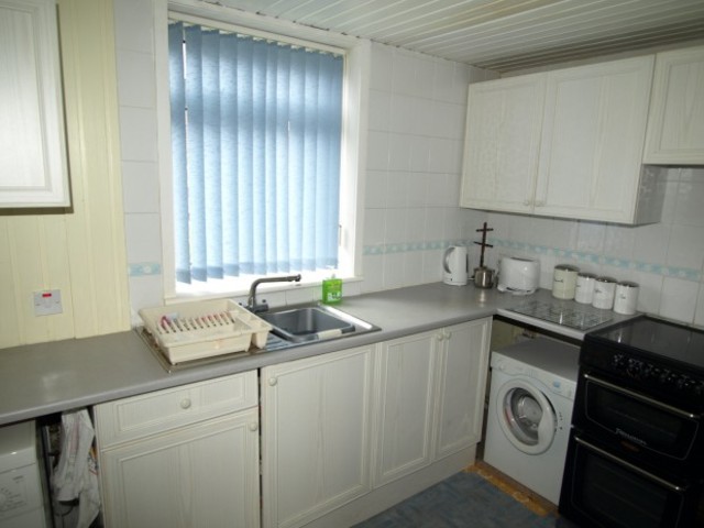  Image of 3 bedroom Terraced house to rent in Pentland Terrace Dunfermline KY11 at Dunfermline Fife Fife, KY11 4RT