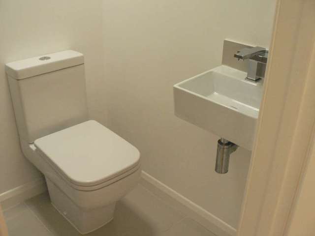 Image of Detached house to rent in Peterborough Avenue High Wycombe HP13 at Peterbourgh Avenue  High Wycombe, HP13 6DX