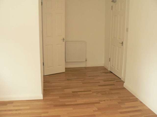  Image of Detached house to rent in Peterborough Avenue High Wycombe HP13 at Peterbourgh Avenue  High Wycombe, HP13 6DX
