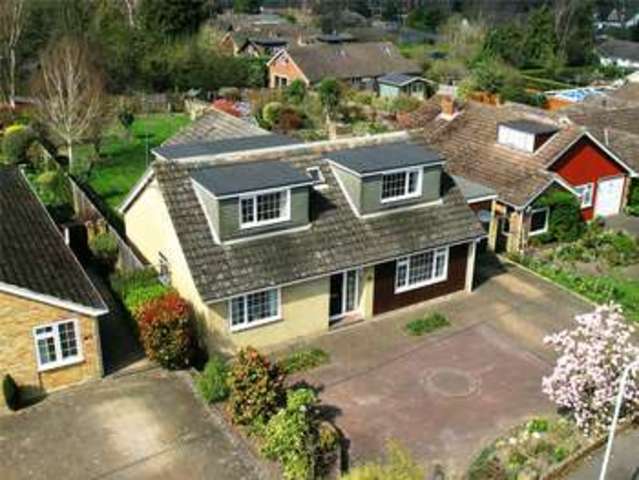  Image of 5 bedroom Detached house for sale in Pine Drive Finchampstead Wokingham RG40 at Finchampstead Wokingham Finchampstead, RG40 3LE