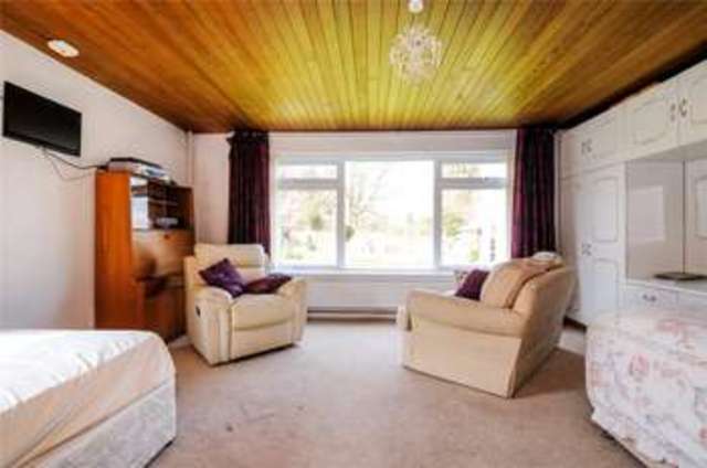  Image of 5 bedroom Detached house for sale in Pine Drive Finchampstead Wokingham RG40 at Finchampstead Wokingham Finchampstead, RG40 3LE