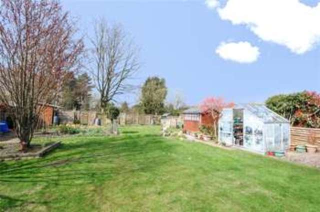  Image of 5 bedroom Detached house for sale in Pine Drive Finchampstead Wokingham RG40 at Finchampstead Wokingham Finchampstead, RG40 3LE