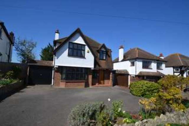  Image of 4 bedroom Detached house to rent in Pine Hill Epsom KT18 at Pine Hill  Epsom, KT18 7BG