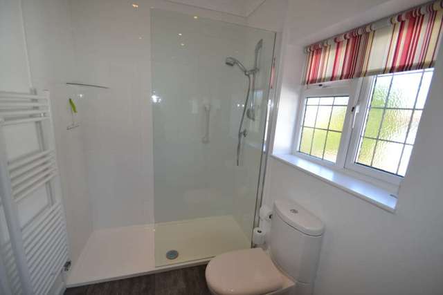  Image of 4 bedroom Detached house to rent in Pine Hill Epsom KT18 at Pine Hill  Epsom, KT18 7BG