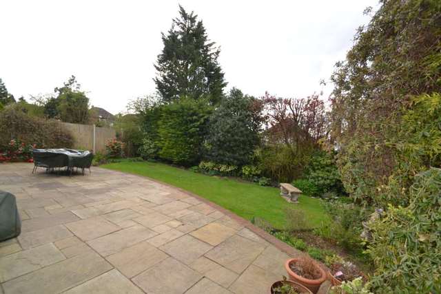  Image of 4 bedroom Detached house to rent in Pine Hill Epsom KT18 at Pine Hill  Epsom, KT18 7BG