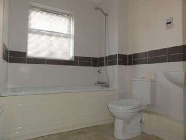 Image of 1 bedroom Property to rent in Piper Way Ilford IG1 at Piper Way  Ilford, IG1 4FE