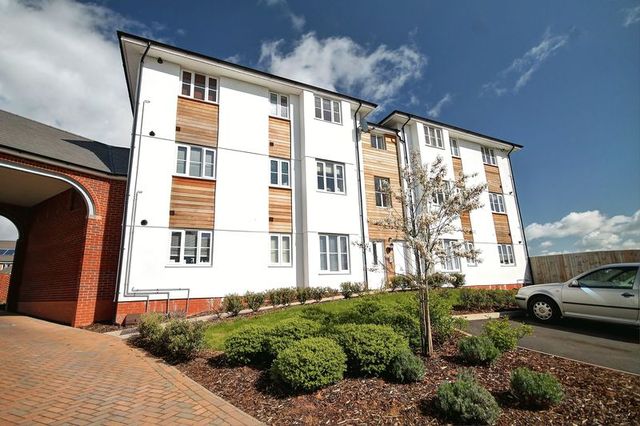  Image of 2 bedroom Flat for sale in Poppin Court Exeter EX2 at Poppin Court  Exeter, EX2 7FS