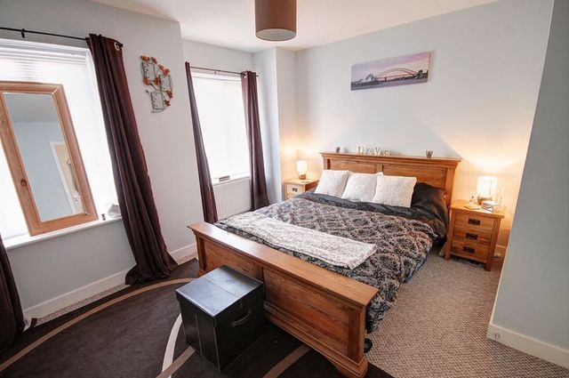  Image of 2 bedroom Flat for sale in Poppin Court Exeter EX2 at Poppin Court  Exeter, EX2 7FS