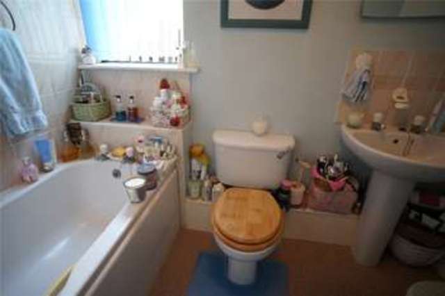  Image of 1 bedroom Flat for sale in Elm Road Dartford DA1 at Elm Road Dartford Dartford, DA1 2RF