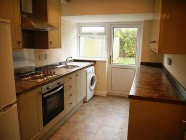  Image of 4 bedroom Terraced house to rent in Portway Close Reading RG1 at Reading, RG1 6LB