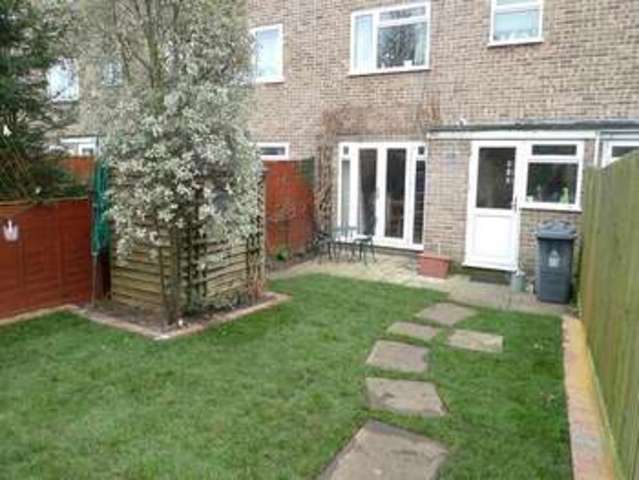  Image of 4 bedroom Terraced house to rent in Portway Close Reading RG1 at Reading, RG1 6LB