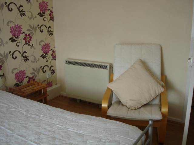  Image of 2 bedroom Flat to rent in Powderham Drive Cardiff CF11 at Grangetown Cardiff Grangetown, CF11 8ND