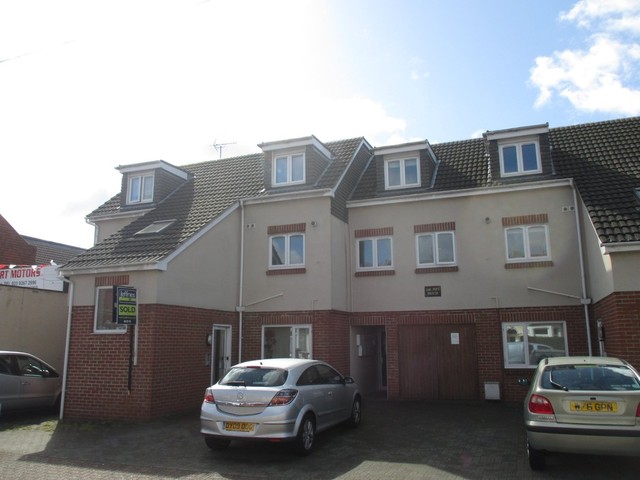  Image of 2 bedroom Maisonette for sale in Powerscourt Road Portsmouth PO2 at Powerscourt Road North End Portsmouth, PO2 7JN