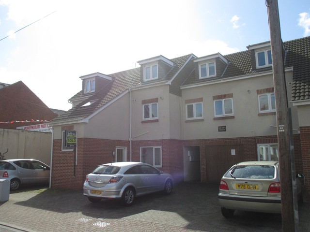  Image of 2 bedroom Maisonette for sale in Powerscourt Road Portsmouth PO2 at Powerscourt Road North End Portsmouth, PO2 7JN