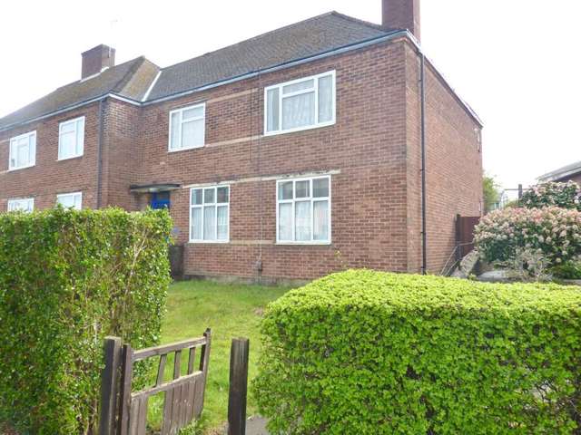  Image of 1 bedroom Flat for sale in Prestwick Road Watford WD19 at Prestwick Road South Oxhey Watford, WD19 6QE