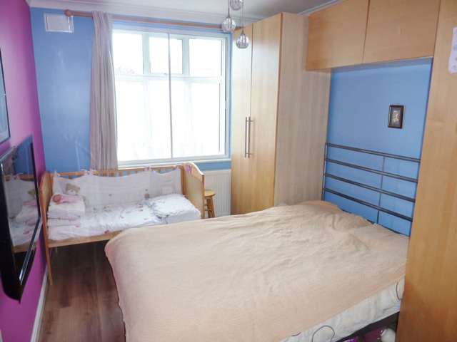 Image of 1 bedroom Flat for sale in Prestwick Road Watford WD19 at Prestwick Road South Oxhey Watford, WD19 6QE