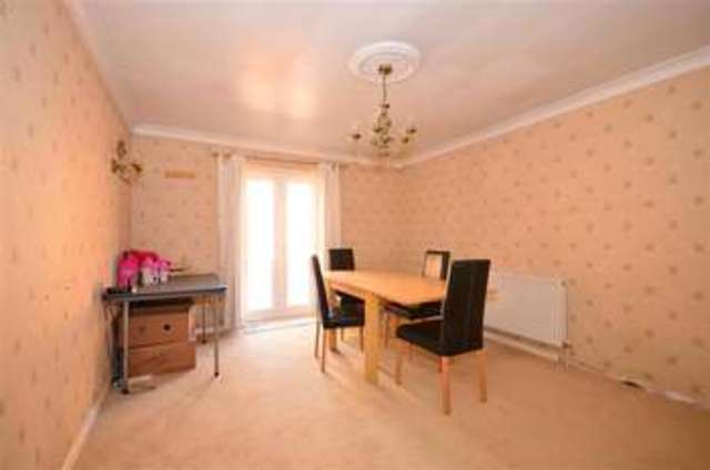  Image of 4 bedroom Bungalow for sale in Princes Avenue Walderslade Chatham ME5 at Walderslade Chatham Chatham, ME5 8AY