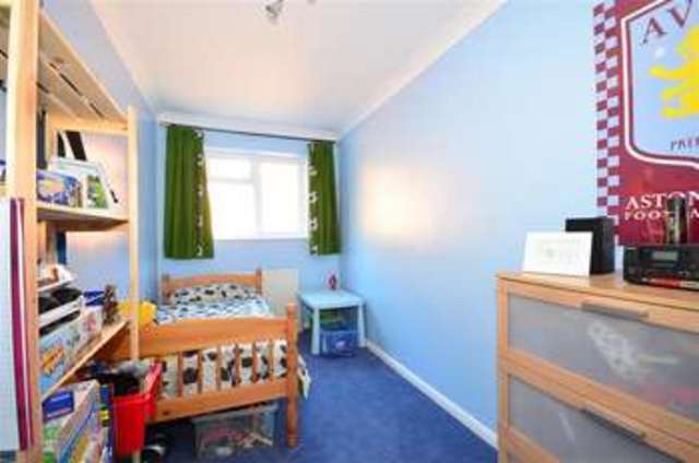  Image of 4 bedroom Bungalow for sale in Princes Avenue Walderslade Chatham ME5 at Walderslade Chatham Chatham, ME5 8AY
