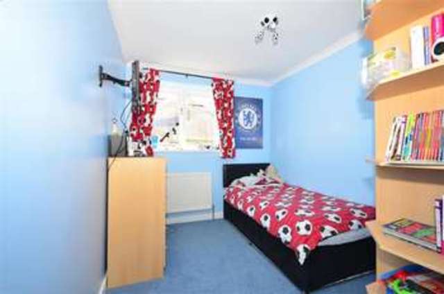  Image of 4 bedroom Bungalow for sale in Princes Avenue Walderslade Chatham ME5 at Walderslade Chatham Chatham, ME5 8AY