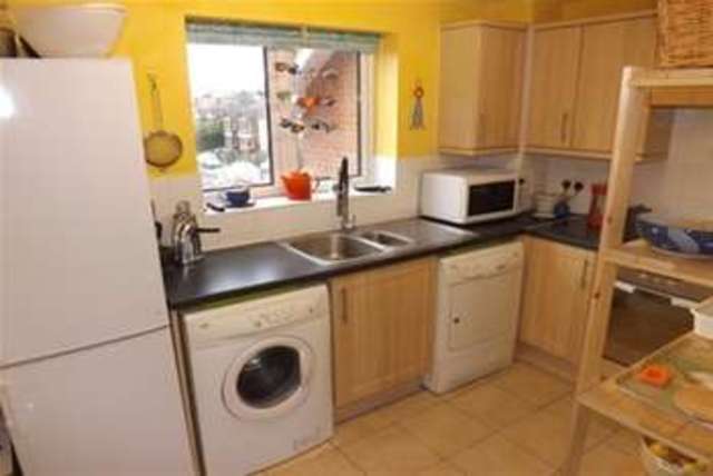  Image of 2 bedroom Flat to rent in Priory Avenue Southampton SO17 at Southampton, SO17 2NW