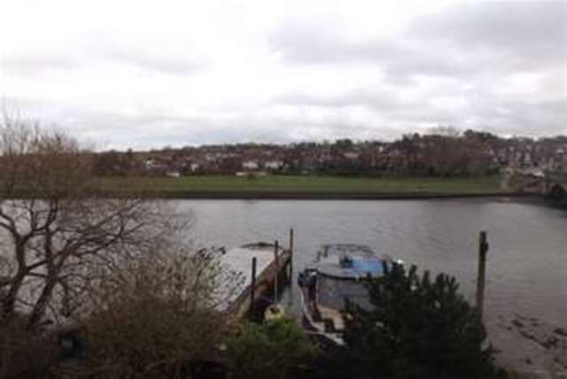  Image of 2 bedroom Flat to rent in Priory Avenue Southampton SO17 at Southampton, SO17 2NW