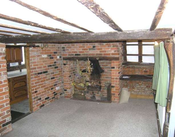  Image of 2 bedroom Semi-Detached house to rent in Queen Street Coggeshall Colchester CO6 at Queen Street Coggeshall Colchester, CO6 1UE