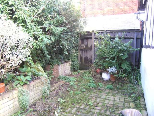  Image of 2 bedroom Semi-Detached house to rent in Queen Street Coggeshall Colchester CO6 at Queen Street Coggeshall Colchester, CO6 1UE