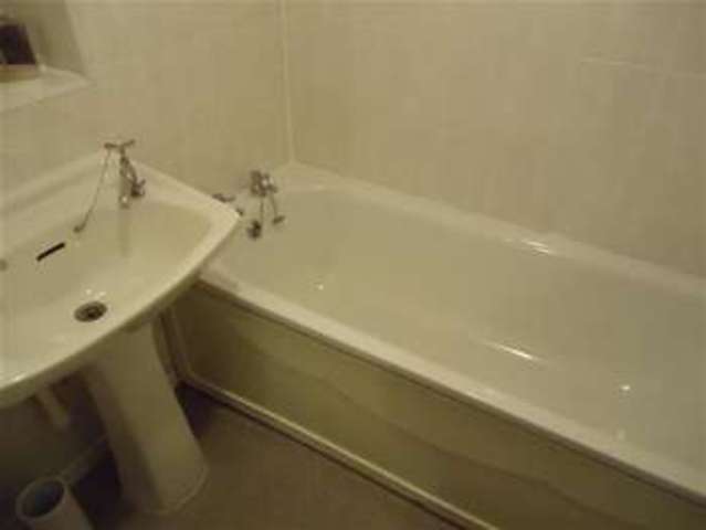  Image of 2 bedroom Terraced house to rent in Railway View Caldicot NP26 at Caldicot, NP26 5GB