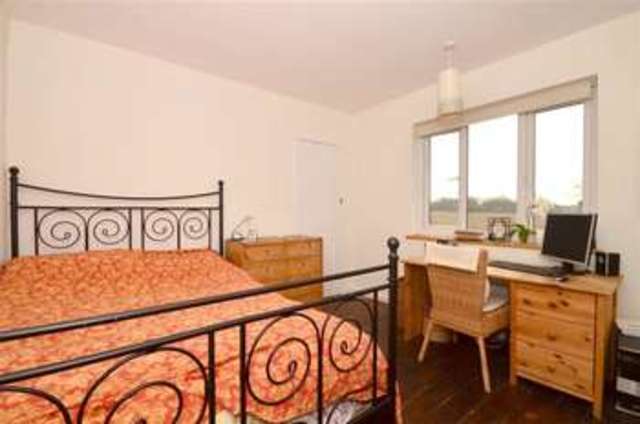 Image of 2 bedroom Maisonette for sale in Ramslye Road Tunbridge Wells TN4 at Tunbridge Wells Kent Tunbridge Wells, TN4 8LT