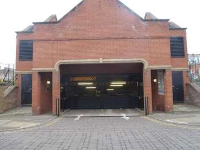  Image of 4 bedroom Detached house to rent in Ravensworth Gardens Cambridge CB1 at Cambridge, CB1 2XL
