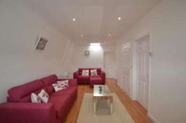  Image of 1 bedroom Flat for sale in Queen Street Godalming GU7 at Queen Street Godalming Godalming, GU7 1BD
