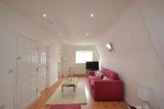  Image of 1 bedroom Flat for sale in Queen Street Godalming GU7 at Queen Street Godalming Godalming, GU7 1BD