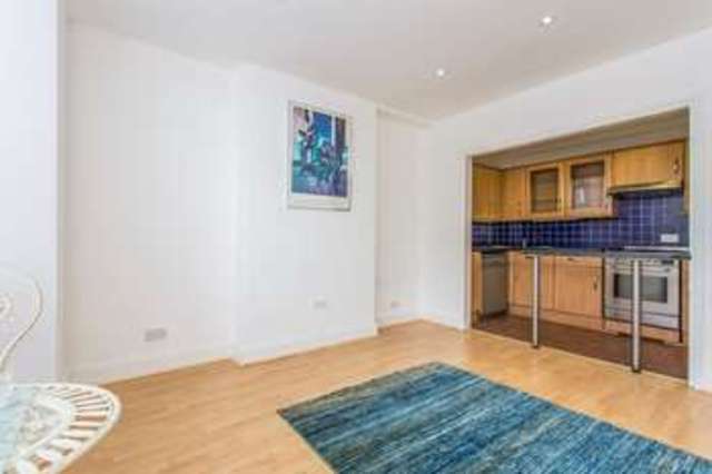  Image of 2 bedroom Flat for sale in Regency Square Brighton BN1 at Regency Square  Brighton, BN1 2FF