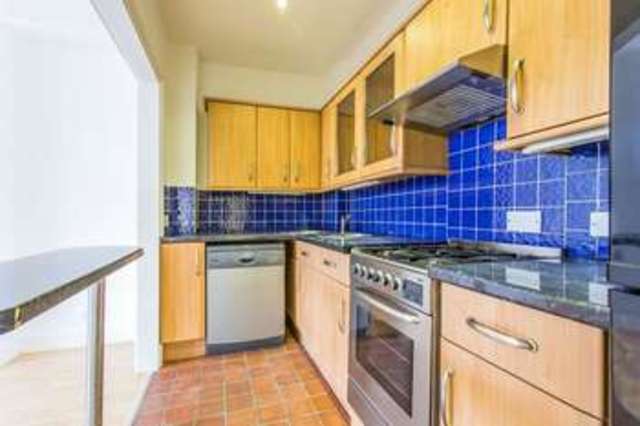  Image of 2 bedroom Flat for sale in Regency Square Brighton BN1 at Regency Square  Brighton, BN1 2FF